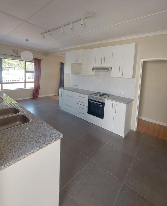To Let 3 Bedroom Property for Rent in Goodwood Central Western Cape